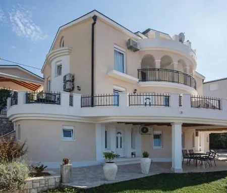 Jurkovic 3 * 코마르나