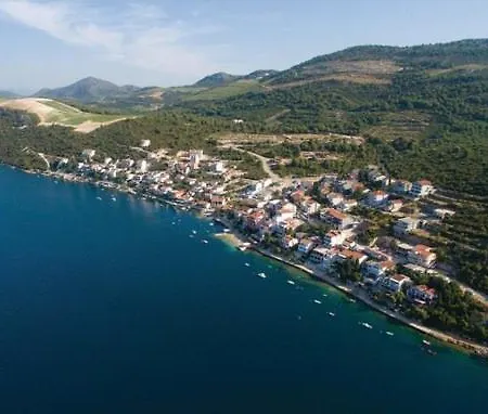 Jurkovic 3 아파트